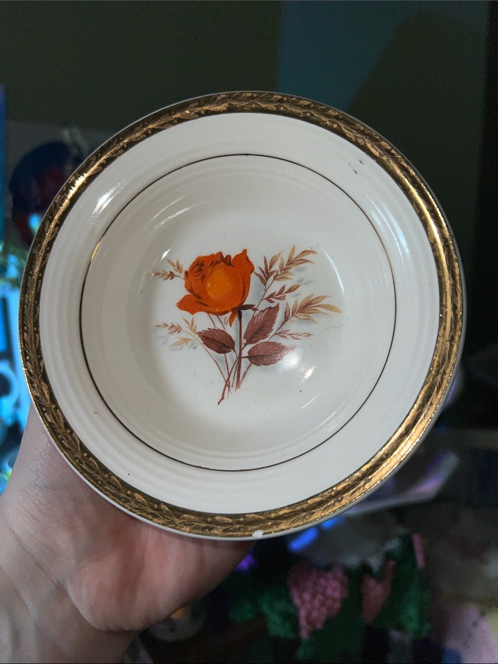 vintage American Limoges Vermillion Rose bowl featuring a 22k gold rim - Picture 7 of 7